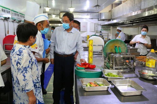 蒋文龄常务副院长强调 坚决制止餐饮浪费，全面加强食品安全